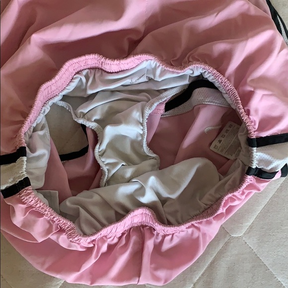 ✔️ 💪🏾 Nike Pink Running / Workout / Gym Shorts - Picture 3 of 4